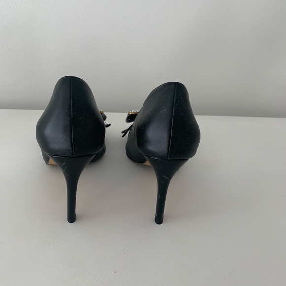Big Bee Pointed Toe Heel - Picture 4 of 6